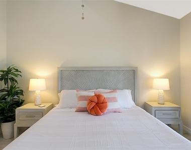 1315 Siesta Bayside Drive - Photo Thumbnail 28
