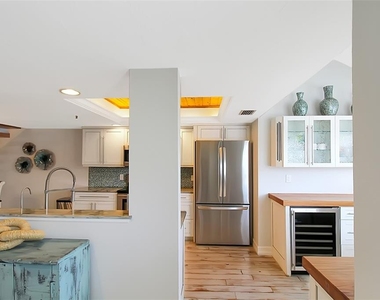 1315 Siesta Bayside Drive - Photo Thumbnail 6