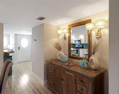 1315 Siesta Bayside Drive - Photo Thumbnail 15