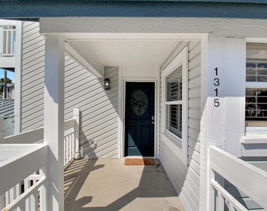 1315 Siesta Bayside Drive - Photo Thumbnail 3