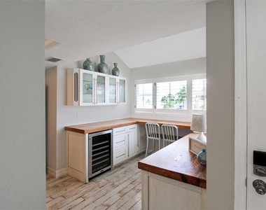 1315 Siesta Bayside Drive - Photo Thumbnail 7