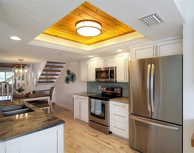 1315 Siesta Bayside Drive - Photo Thumbnail 8