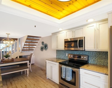 1315 Siesta Bayside Drive - Photo Thumbnail 10