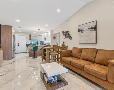 5611 Summer Side Lane - Photo Thumbnail 10