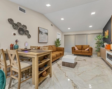 5611 Summer Side Lane - Photo Thumbnail 13