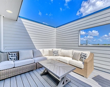 2400 N Beach Road - Photo Thumbnail 47