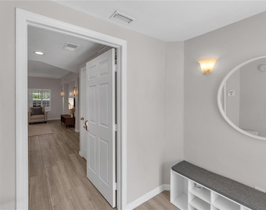 3401 54th Drive W - Photo Thumbnail 6
