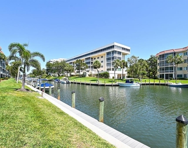 1215 S Portofino Drive N - Photo Thumbnail 12