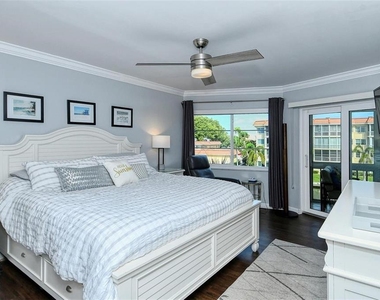 1215 S Portofino Drive N - Photo Thumbnail 8