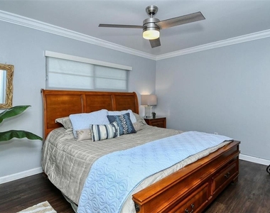 1215 S Portofino Drive N - Photo Thumbnail 10