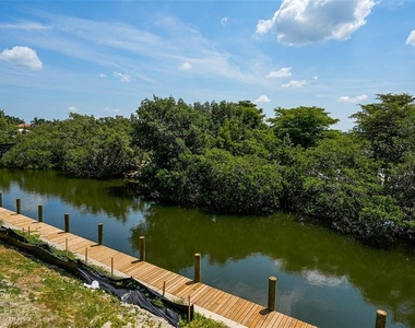 4325 Marina View Way - Photo Thumbnail 4