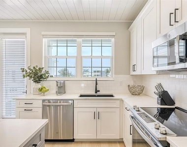 4325 Marina View Way - Photo Thumbnail 15