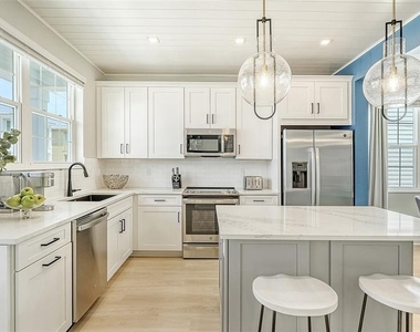 4325 Marina View Way - Photo Thumbnail 13