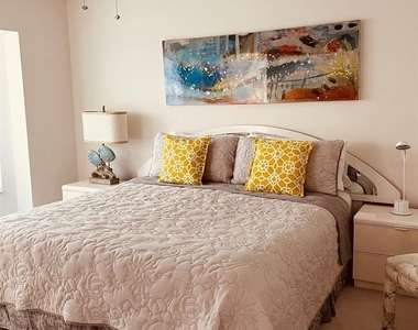 9641 Castle Point Drive - Photo Thumbnail 10