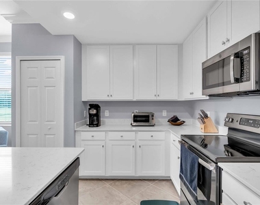 17520 Gawthrop Drive - Photo Thumbnail 9