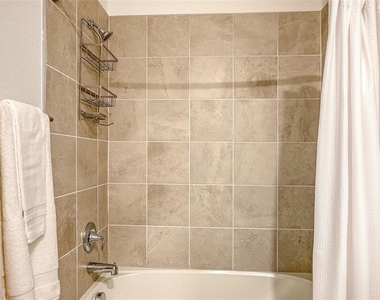 12140 Wellen Golf Street - Photo Thumbnail 25