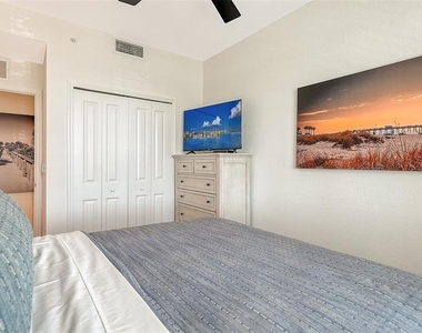 12140 Wellen Golf Street - Photo Thumbnail 23