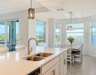 12140 Wellen Golf Street - Photo Thumbnail 16