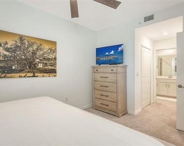 12140 Wellen Golf Street - Photo Thumbnail 19