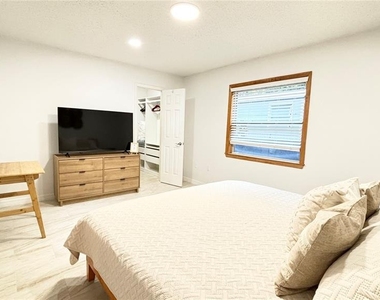 2431 Loma Linda Street - Photo Thumbnail 26