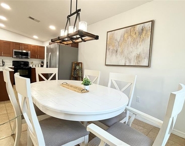 2431 Loma Linda Street - Photo Thumbnail 12