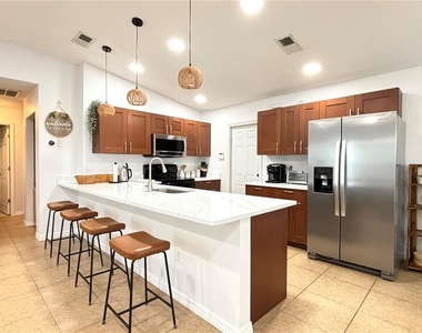 2431 Loma Linda Street - Photo Thumbnail 8