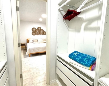2431 Loma Linda Street - Photo Thumbnail 24