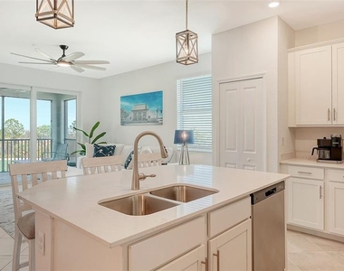 12280 Wellen Golf Street - Photo Thumbnail 15