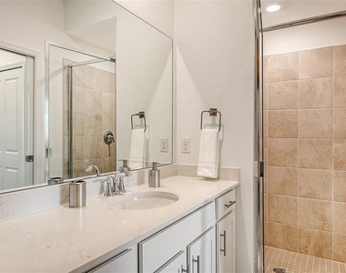 12280 Wellen Golf Street - Photo Thumbnail 21