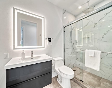 2327 Hillview Street - Photo Thumbnail 29