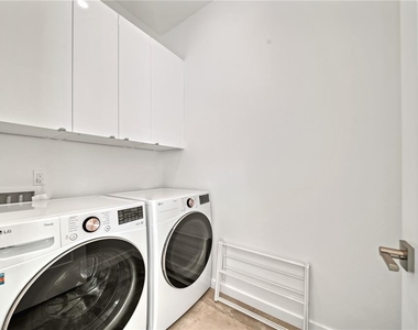 2327 Hillview Street - Photo Thumbnail 11