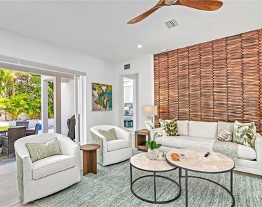 2327 Hillview Street - Photo Thumbnail 16