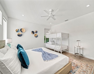 2327 Hillview Street - Photo Thumbnail 33