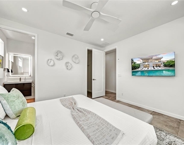 2327 Hillview Street - Photo Thumbnail 43