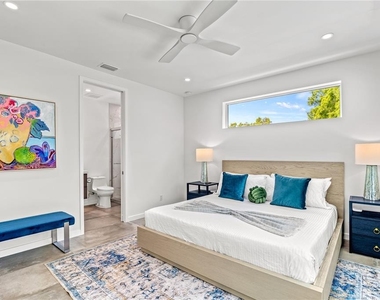 2327 Hillview Street - Photo Thumbnail 46