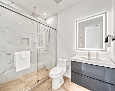 2327 Hillview Street - Photo Thumbnail 36