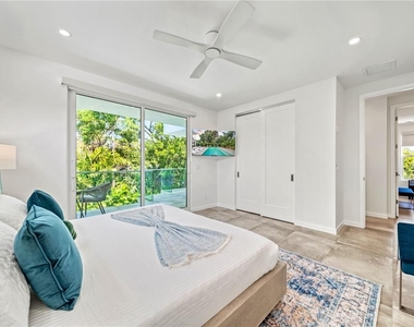 2327 Hillview Street - Photo Thumbnail 39