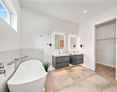 2327 Hillview Street - Photo Thumbnail 24