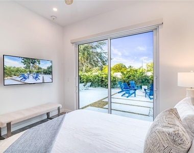 2585 Clematis Street - Photo Thumbnail 19