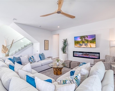 2585 Clematis Street - Photo Thumbnail 12