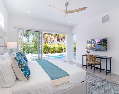 2585 Clematis Street - Photo Thumbnail 17