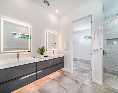 2585 Clematis Street - Photo Thumbnail 27
