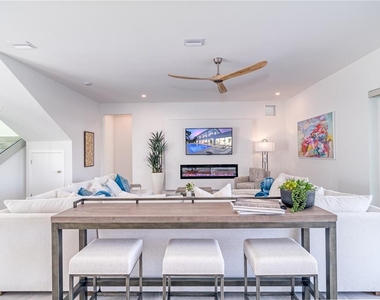 2585 Clematis Street - Photo Thumbnail 11