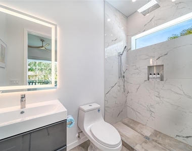 2585 Clematis Street - Photo Thumbnail 25