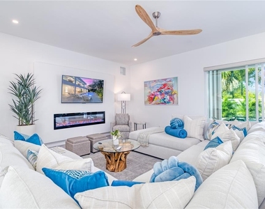2585 Clematis Street - Photo Thumbnail 10