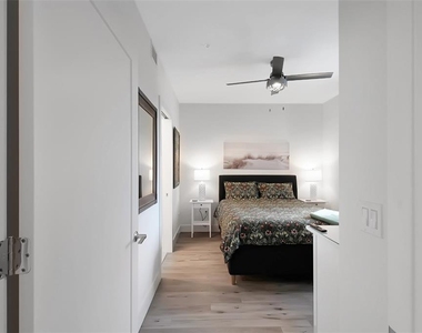 1703 N Tamiami Trail - Photo Thumbnail 22