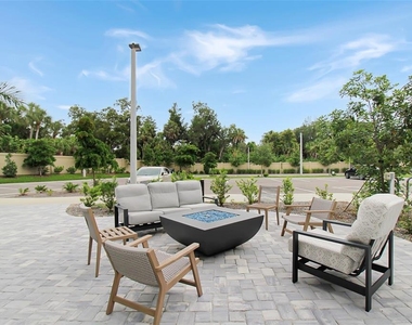 1703 N Tamiami Trail - Photo Thumbnail 8