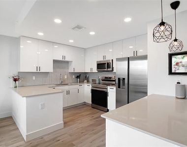 1703 N Tamiami Trail - Photo Thumbnail 47