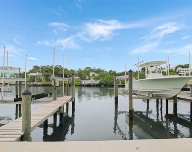 1703 N Tamiami Trail - Photo Thumbnail 15