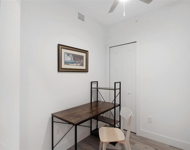 1703 N Tamiami Trail - Photo Thumbnail 38
